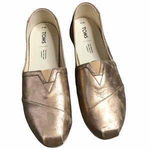 EUC metallic rose gold TOMS size 10